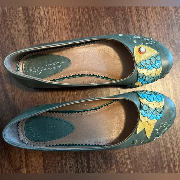 Super cute ballet flats with fish pattern. Safiya size 24cm (women’s 7 narrow). - Picture 3 of 6